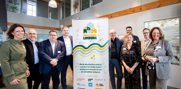 Ondertekening bouwstroom-0.jpg