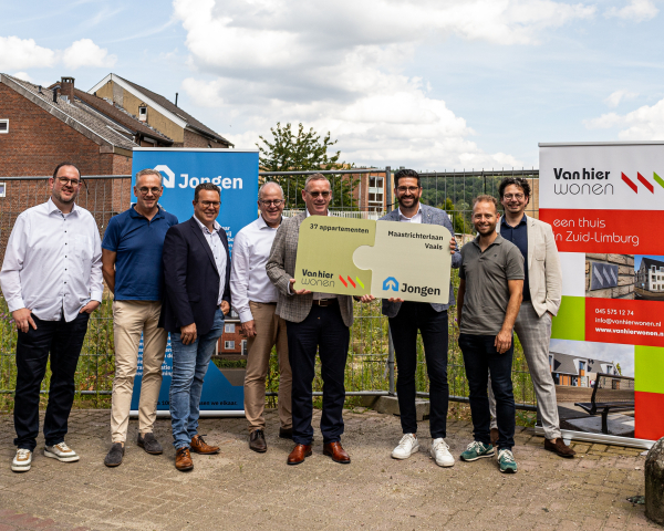 Ondertekening overeenkomst app Vaals (3).jpg