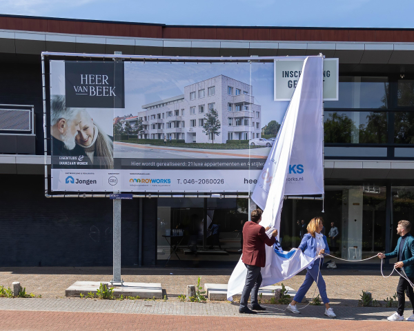 Beek-Onthulling bord.jpg